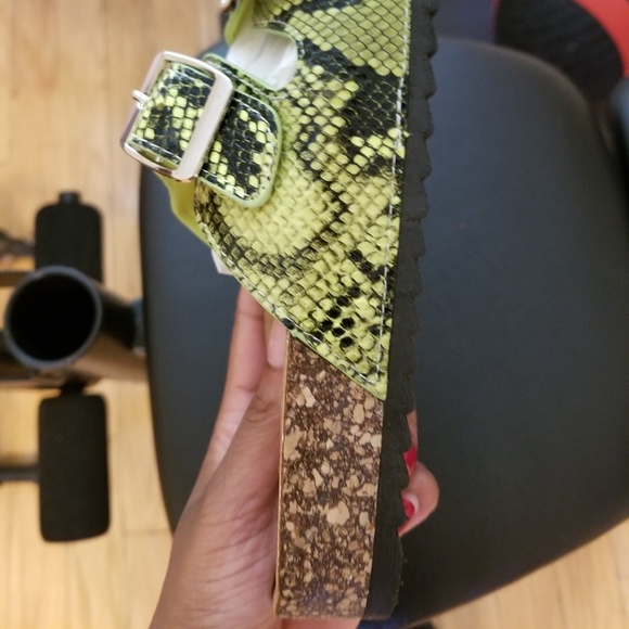 Snake Print Sandals 1 LEFT - Picture 6 of 7